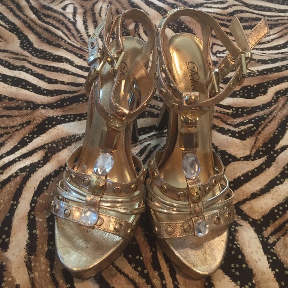 Delicious 8.5 used twice platform sexy heel - Picture 3 of 13