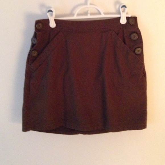 Brown skirt, mountain hard wear