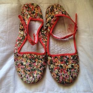Urban Outfitters Flats