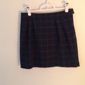 Navy blue skirt, barely worn