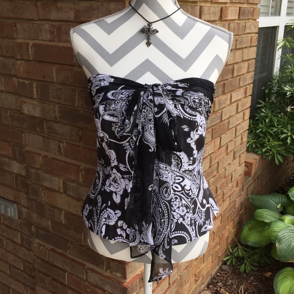 Size 8 White House Black Market Top