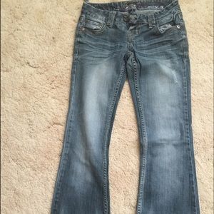 Amethyst medium wash jeans