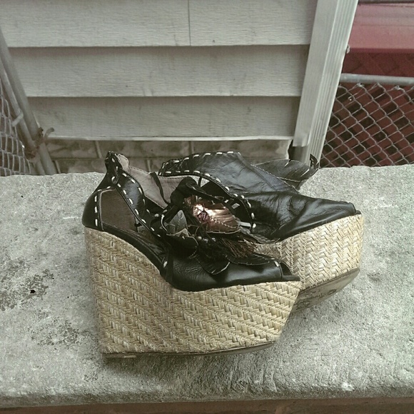 Victoria Secret wedge heels! - Picture 2 of 2