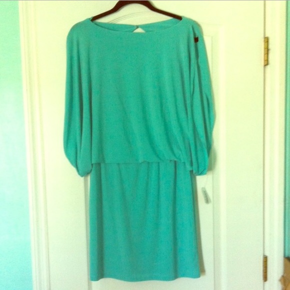 NWT Jessica Simpson split sleeve open back dress