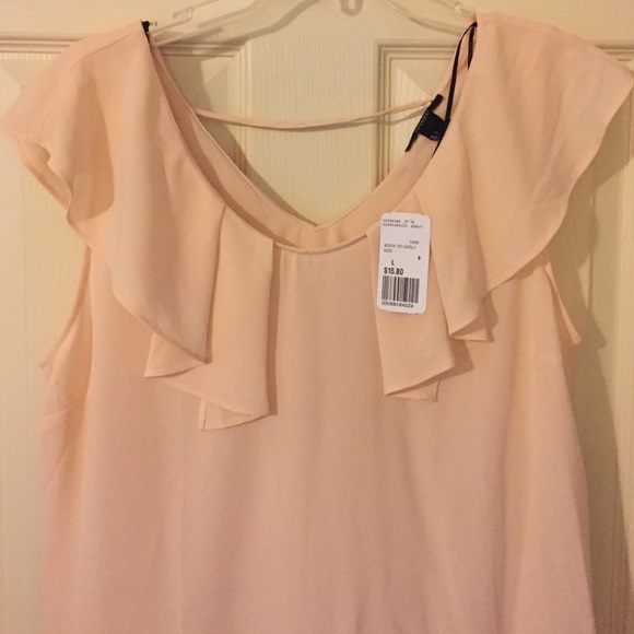 NWT Ruffle neck blouse - Picture 3 of 4