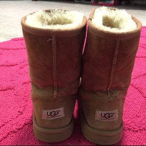 Ugg chestnut boots size 6