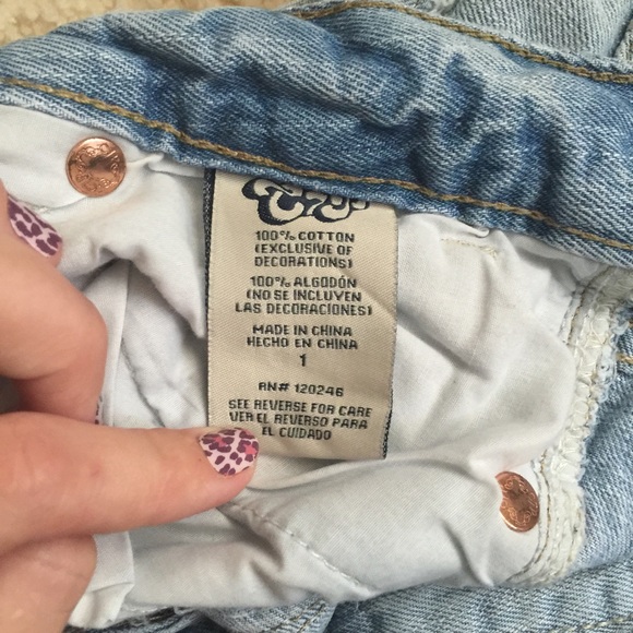 Short Jean Shorts - Picture 2 of 3