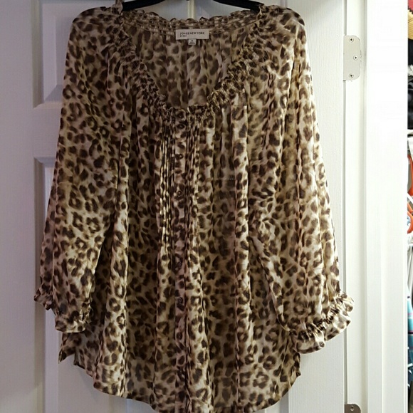 Jones New York leopard print top