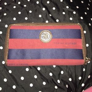Stripped Tommy Hilfiger wallet