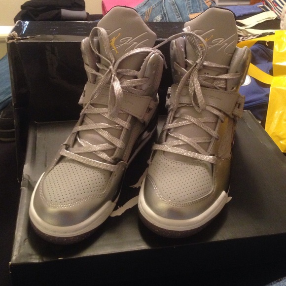 Girls Jordan flight 45 high gs