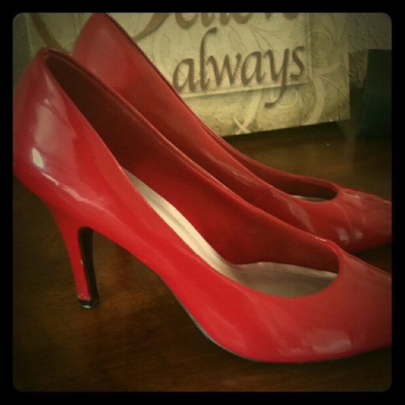 Red short pumps