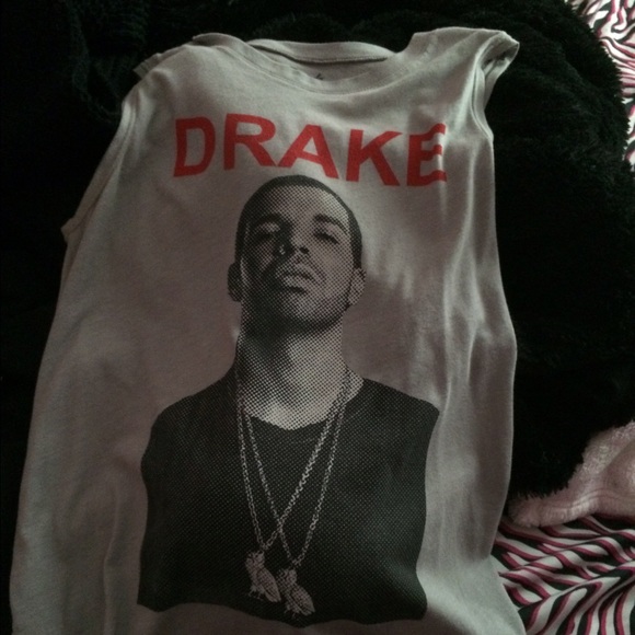 A delias drake shirt