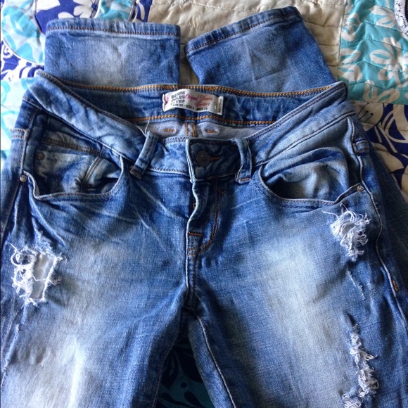 Distressed Skinny jeans