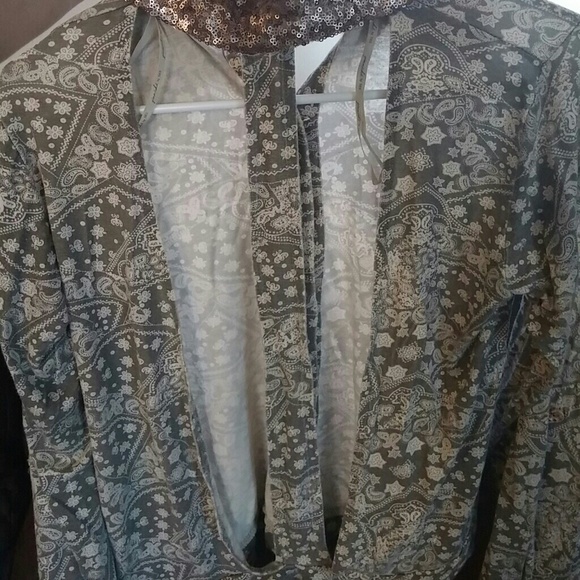 Top - Picture 3 of 4