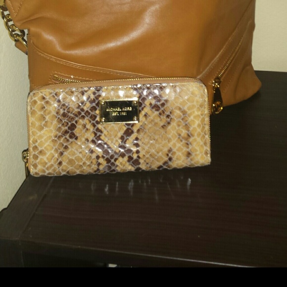 Michael Kors Python Wallet - Picture 3 of 4