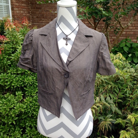 🍀 NWT Size 8 Walter Baker Crinkled Cropped Jacket