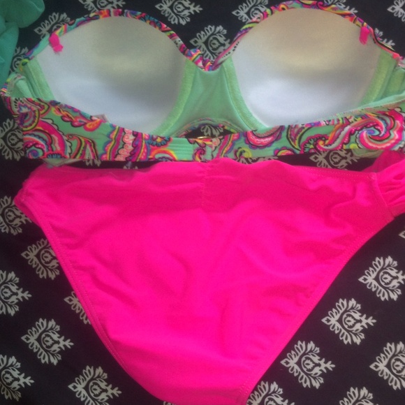 full set bikini looking to trade. - Picture 2 of 2