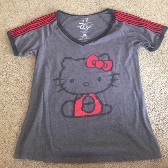 Vneck hello kitty tshirt