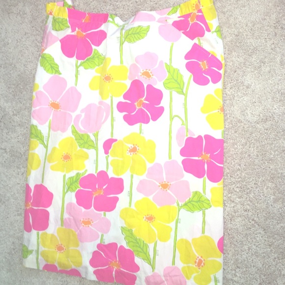 Lilly Pulitzer wrap around skirt with pockets
