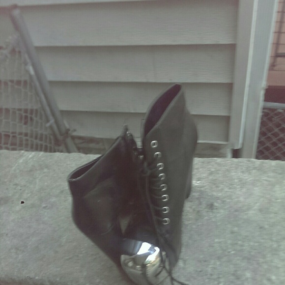 Jeffrey Campbell inspired heels. - Picture 3 of 4