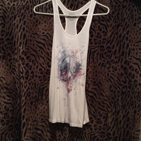 White tank - Picture 1 of 3