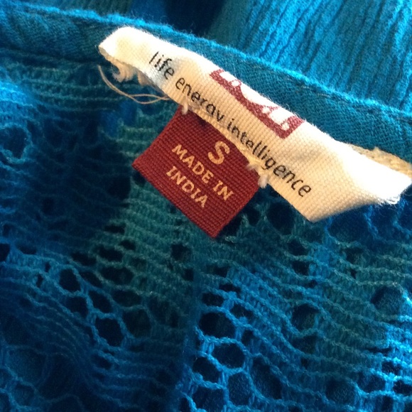 Teal tank - Picture 3 of 3