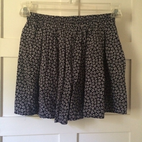 Brandy Melville Floral Print Skirt