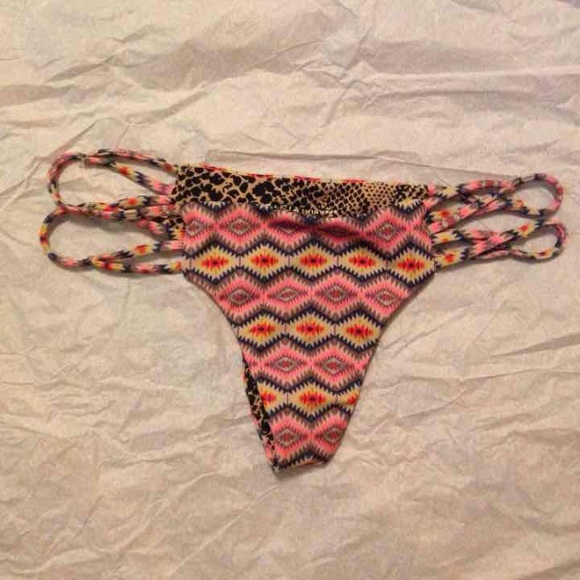 Navajo Maui Bottoms Acacia