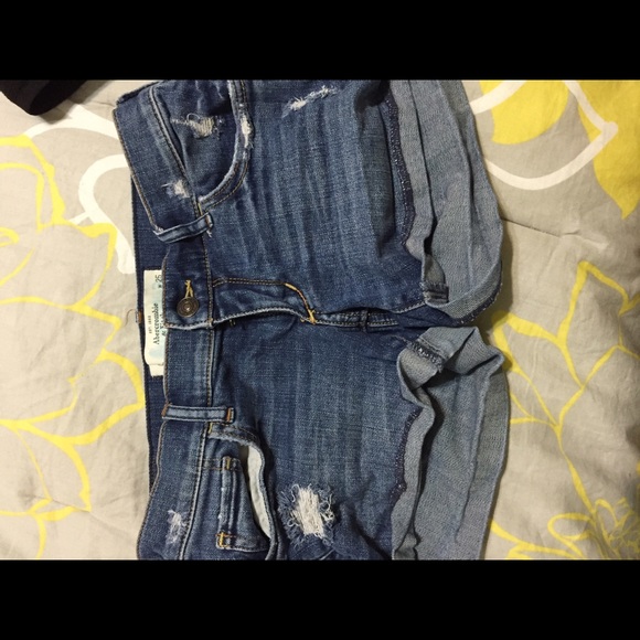 Abercrombie and Fitch denim shorts - Picture 1 of 3
