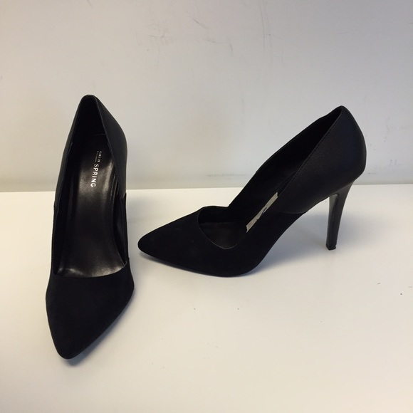 Black Pumps