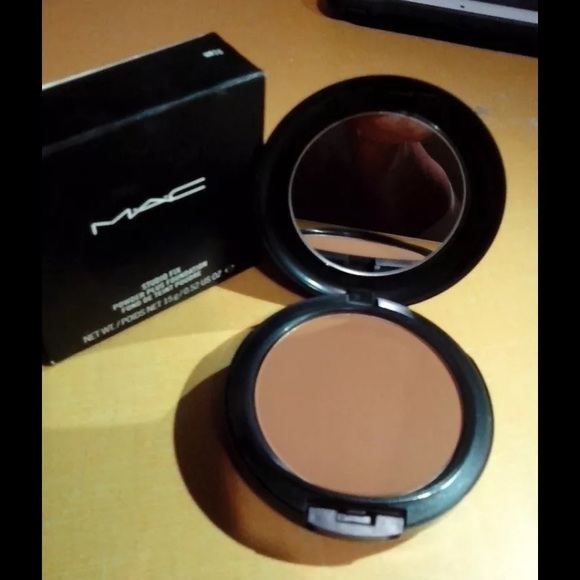 MAC Studio Fix Powder Foundation NW50
