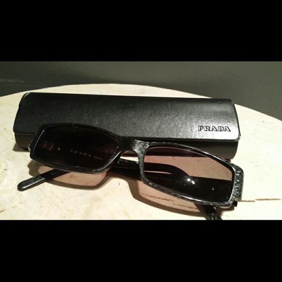 Authentic PRADA Designer Sunglasses & Oh So Sexy! - Picture 1 of 4
