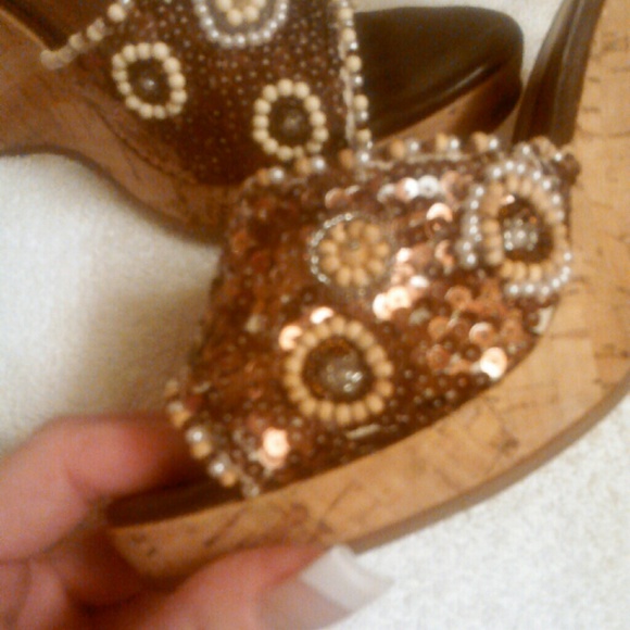 Aldo beautifully beaded wedges! Rare - Picture 2 of 3
