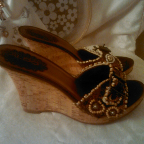 Aldo beautifully beaded wedges! Rare - Picture 3 of 3