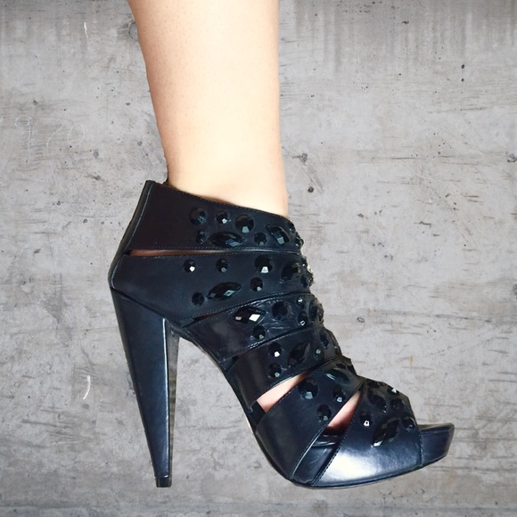 ❗️SOLD❗️BEBE Bianca studded heels