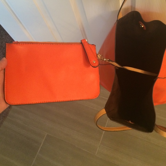 Tote - Picture 3 of 4