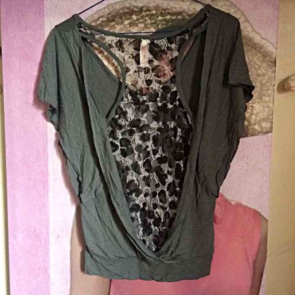 Cute blouse - Picture 2 of 3