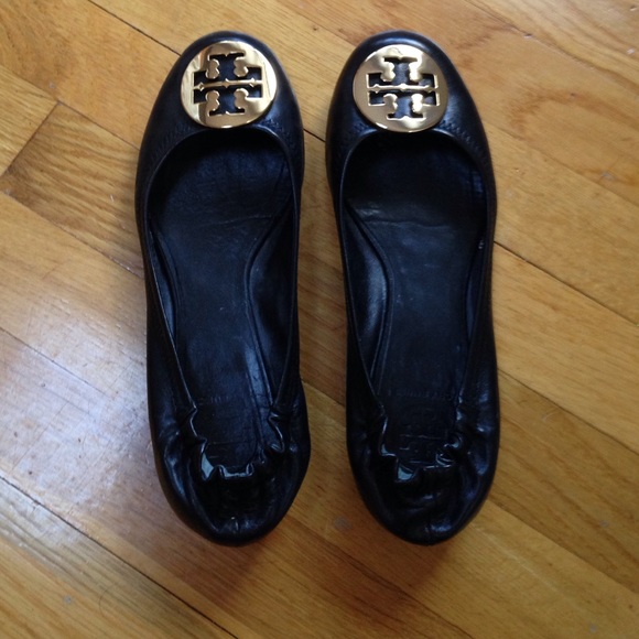 Tory Burch Reva flats in black/gold