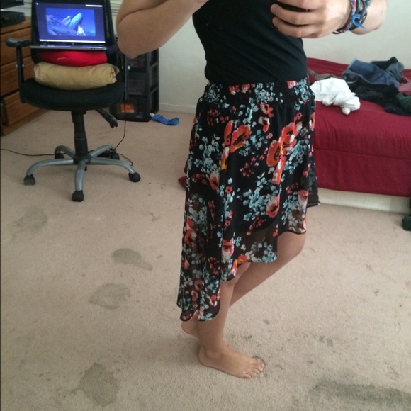 Floral high low skirt - Picture 2 of 4