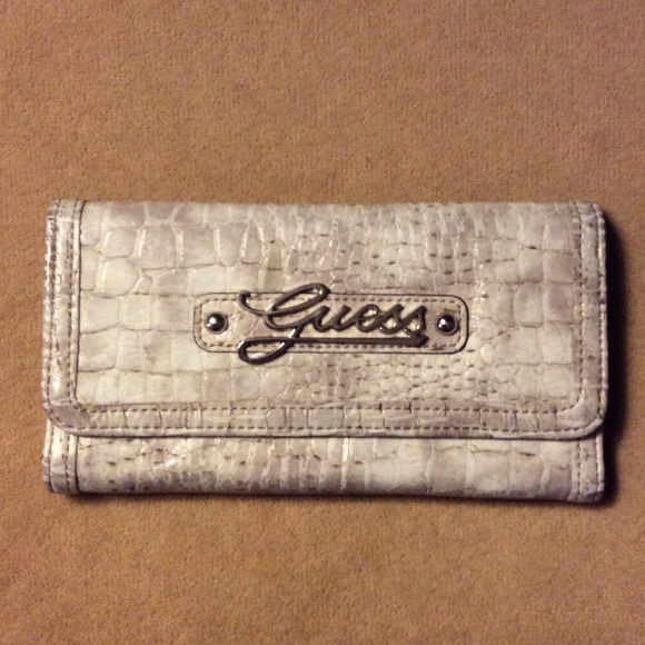 Guess wallet