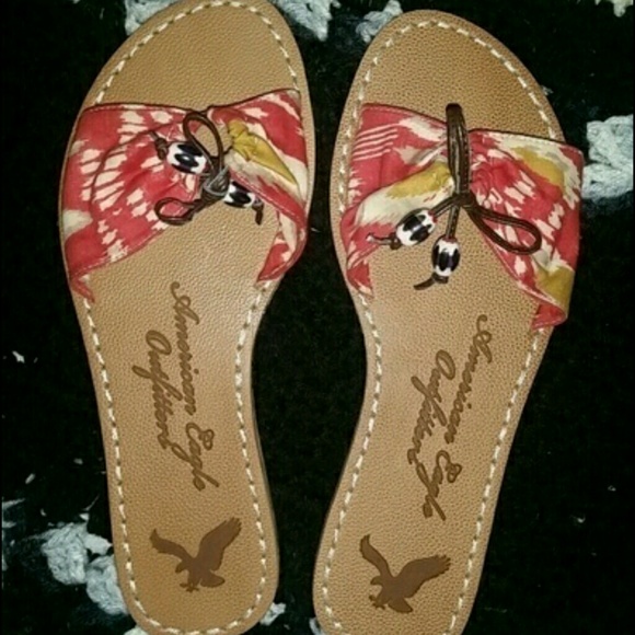 NEVER WORN American Eagle Outfitters size9 sandals