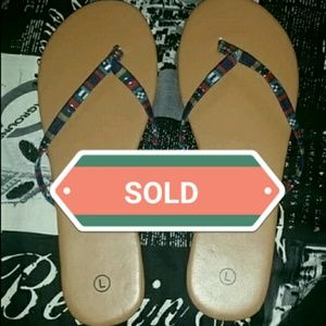 SOLD Never worn Flip flops size 9
