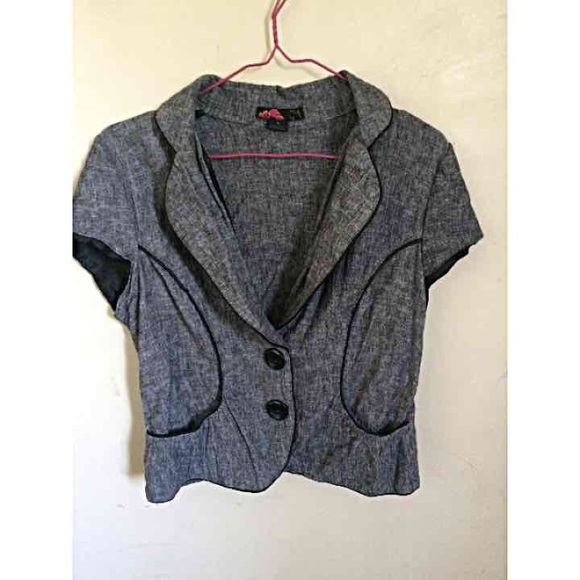 F21 short blazer