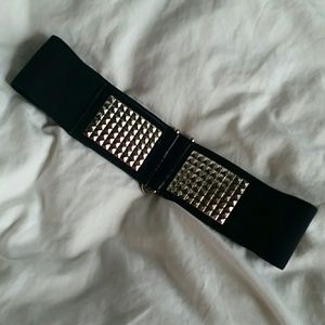 Studded waist belt