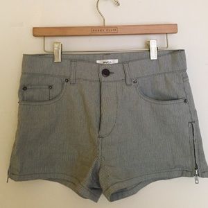 💥Flash Sale💥 RVCA Pin Striped Shorts