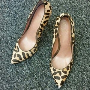 Pointy toe leopard pony hair pumps