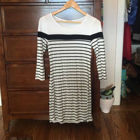 Dresses & Skirts - Stripped tight dress
