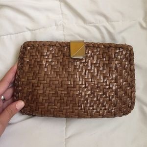 🚫Hold for Amanda🚫 Vintage woven brown clutch
