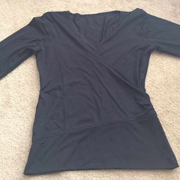Black lululemon top