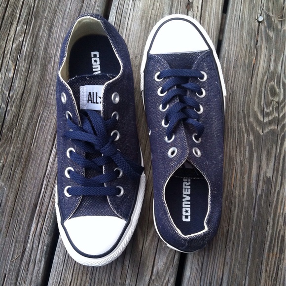 Converse Shoes - ✊🚫LOWEST SALE $40 Converse Chuck Taylor sneakers✊